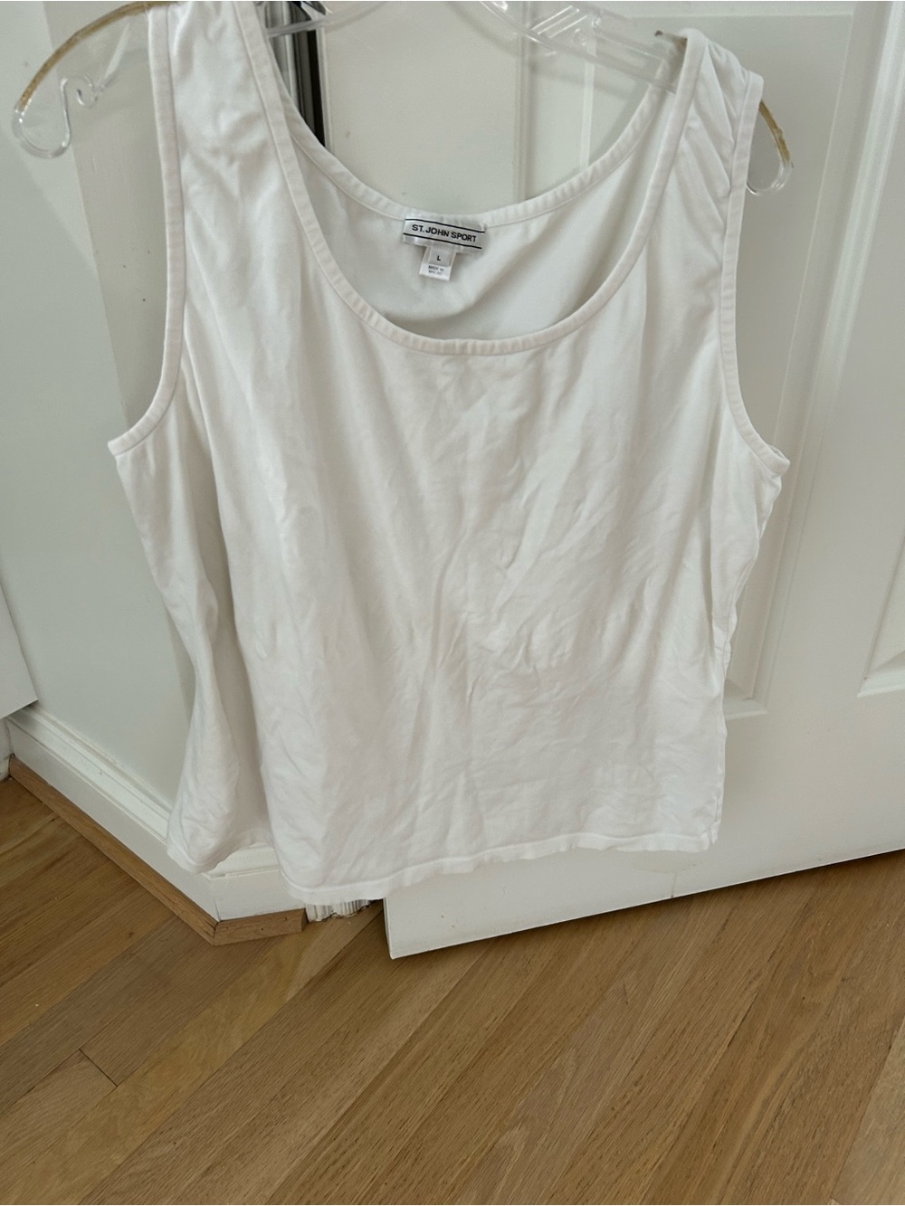 St. John Sport Women’s White Scoop Neck Tank